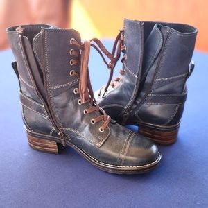 Taos Boots